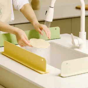 Strong Adsorption Reusable Splash-Proof Home Use Washbasin Water Splash Guard Sink Splashback Kitchen Tool - Image 2